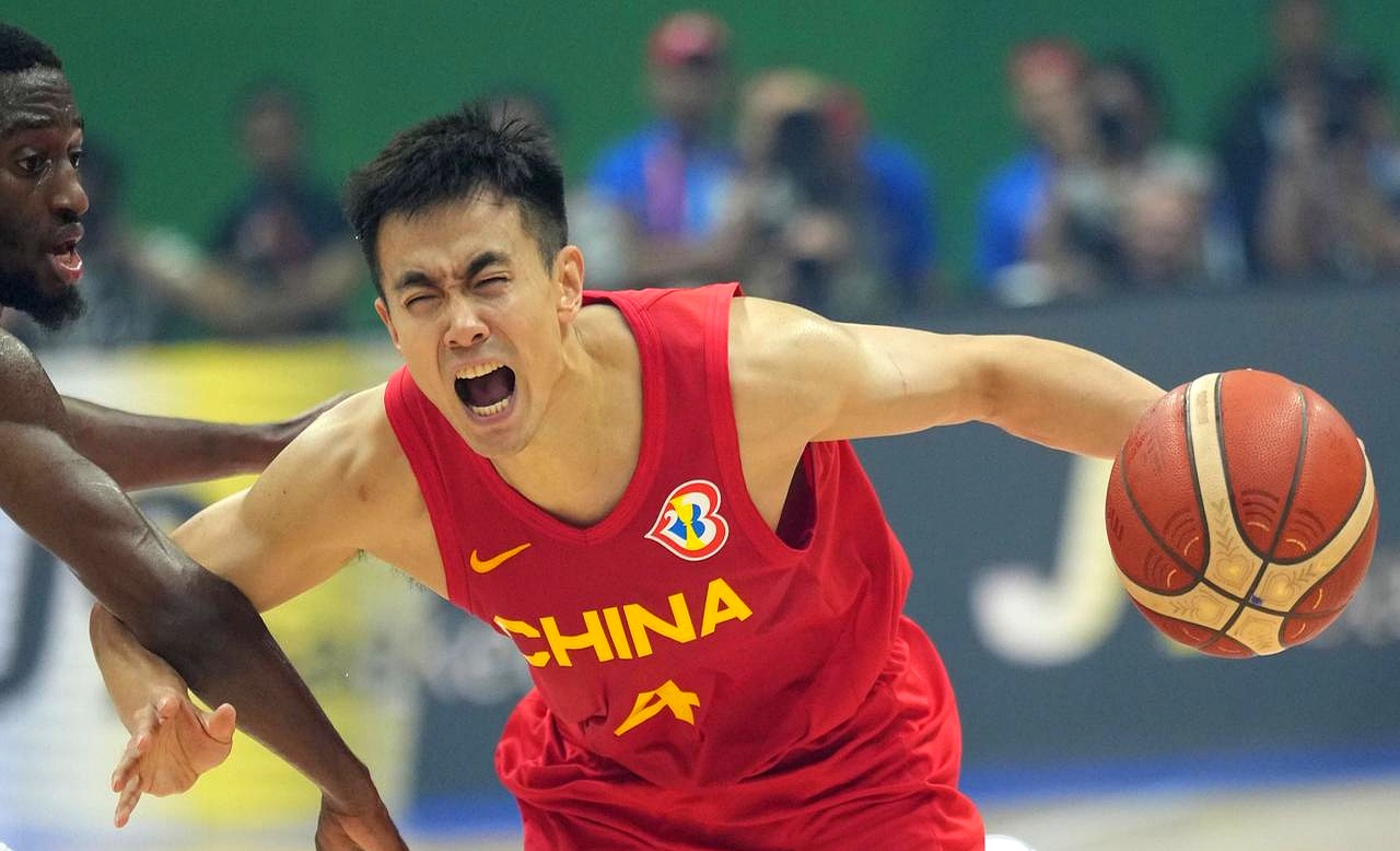 CBA选手赛后落泪,背后故事感人 CBA选手赛后落泪,背后故事感人