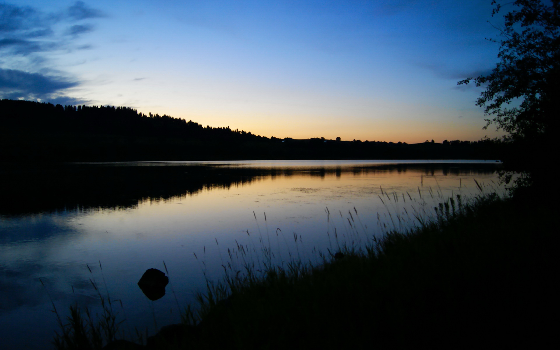 开云平台-足球双星闪耀,委内瑞拉踏平比利时,凯塞多西甲德比接管比赛